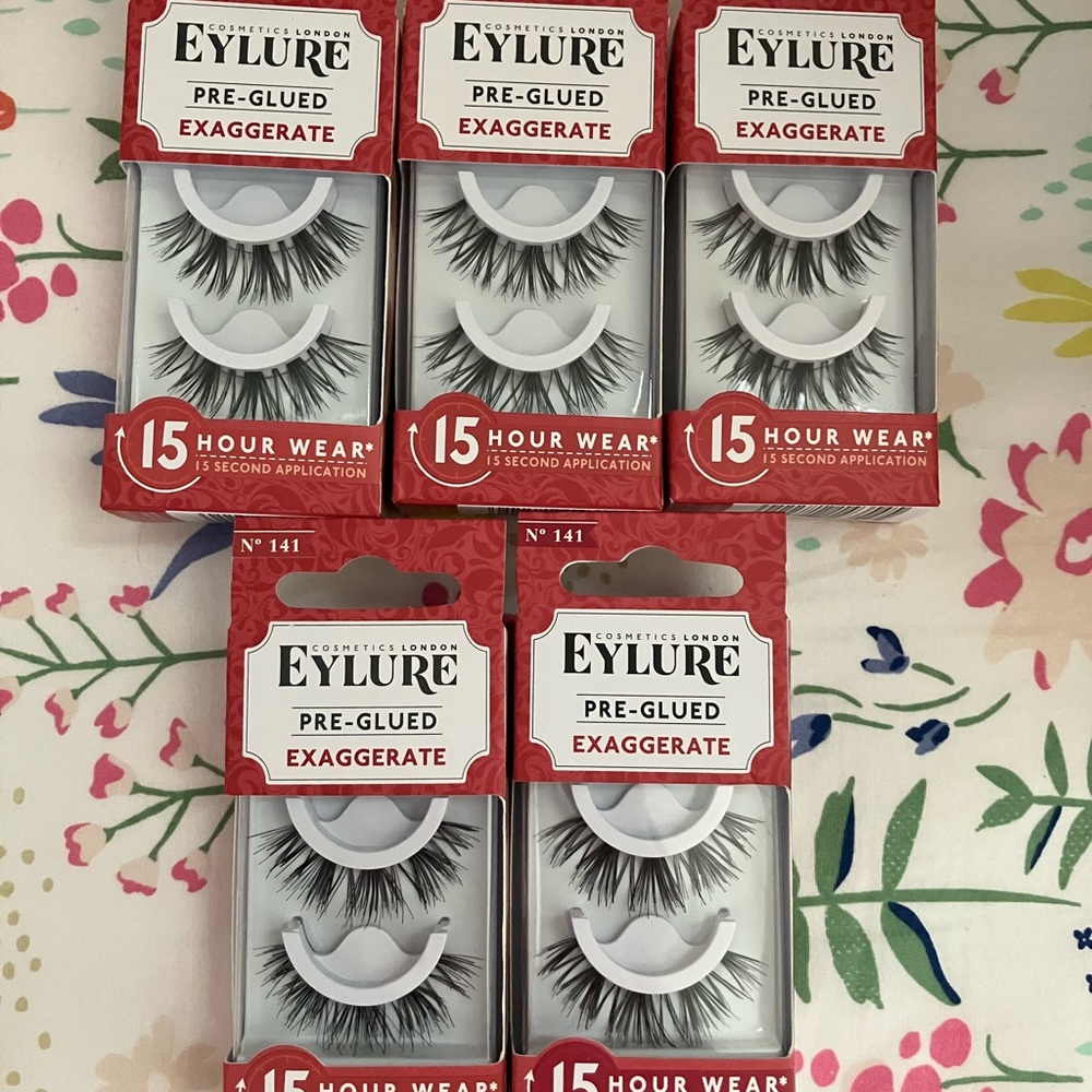 Eylure Pre-Glued Exaggerate False Eyelashes Set of 5